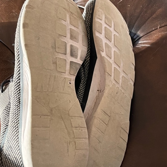 Nike sneakers 13 low profile! Black and white #sale lowest price - Picture 3 of 4